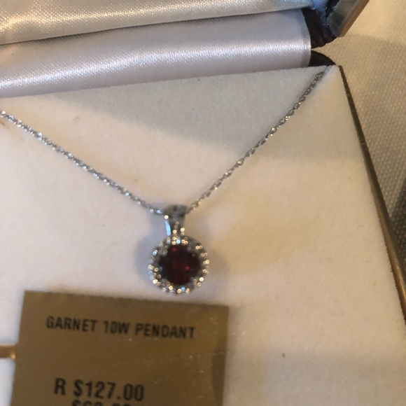 Riddles Garnet pendant diamond necklace - Picture 2 of 3